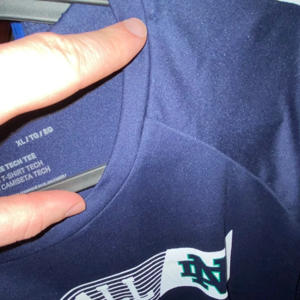UNDER ARMOUR‎ Tee Shirt Navy Men XL Notre Dame Irish Football Tech READ